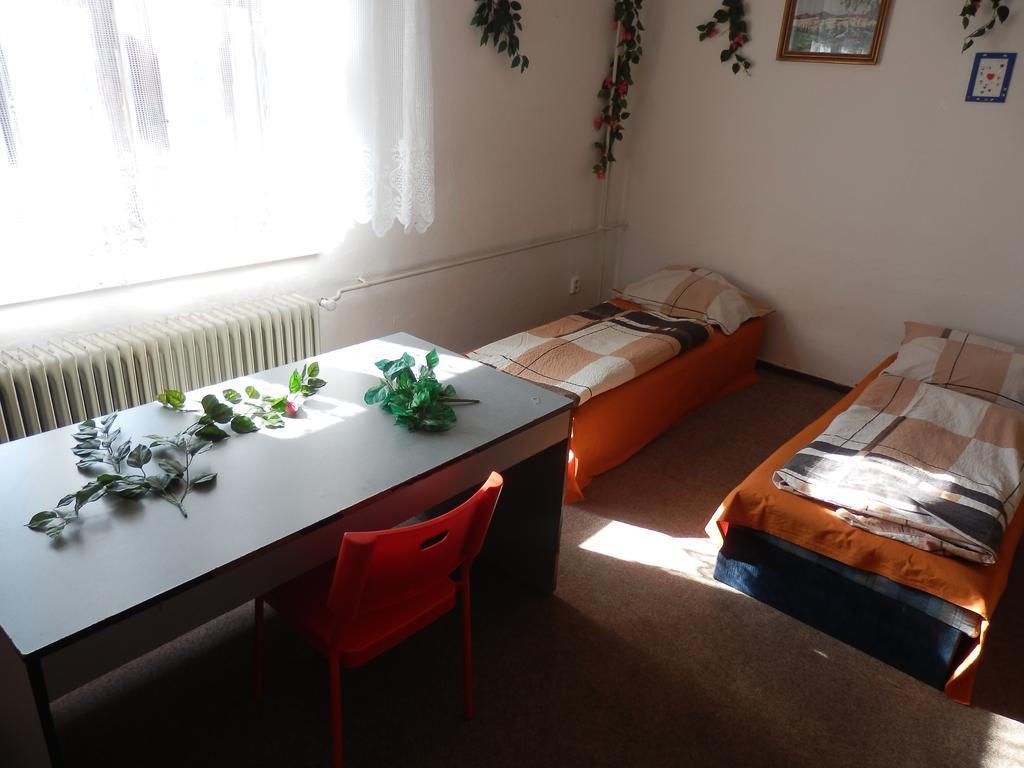 Ubytovna Pod Mostem Ostrava Rom bilde