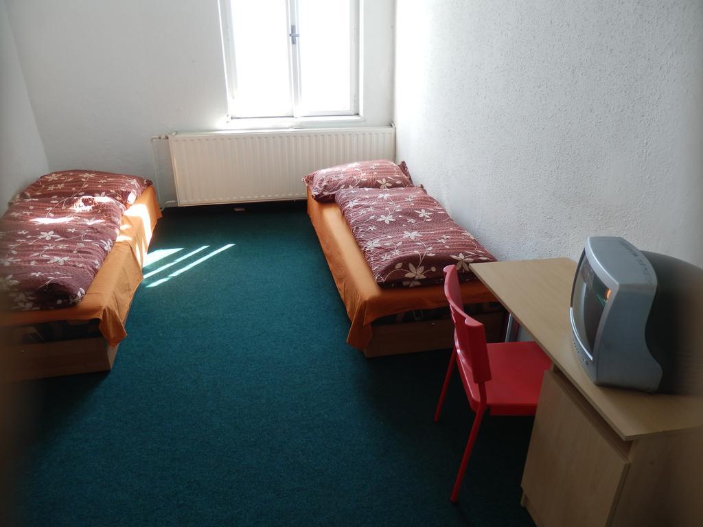 Ubytovna Pod Mostem Ostrava Rom bilde