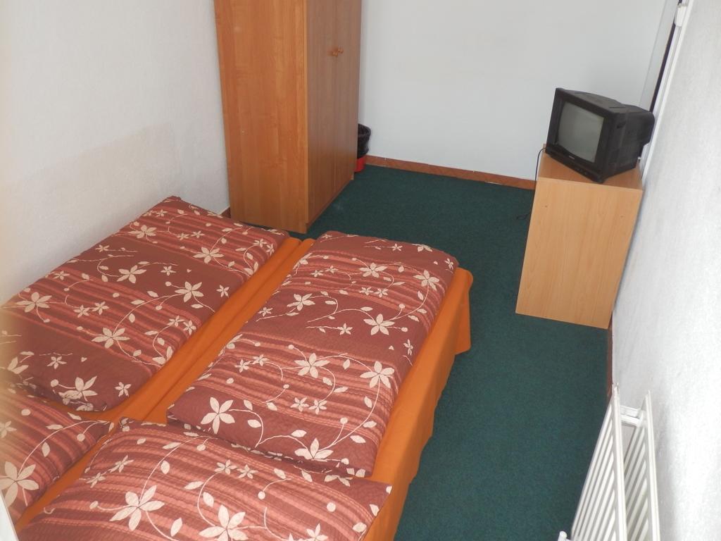 Ubytovna Pod Mostem Ostrava Rom bilde