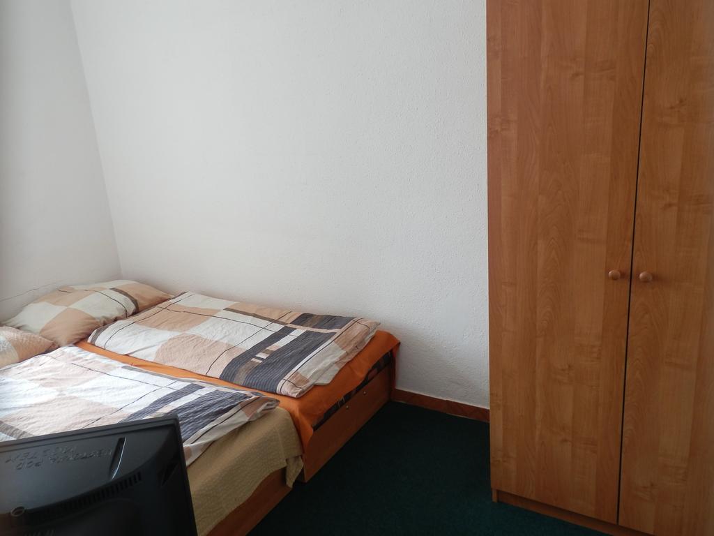 Ubytovna Pod Mostem Ostrava Rom bilde