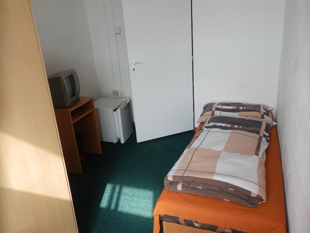 Ubytovna Pod Mostem Ostrava Rom bilde