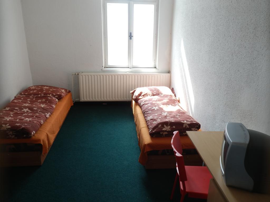 Ubytovna Pod Mostem Ostrava Rom bilde
